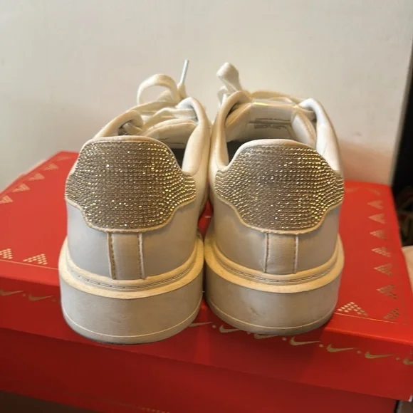 Steve Madden white leather coated shoes with rhinestone heel. Size 9 - Picture 2 of 5